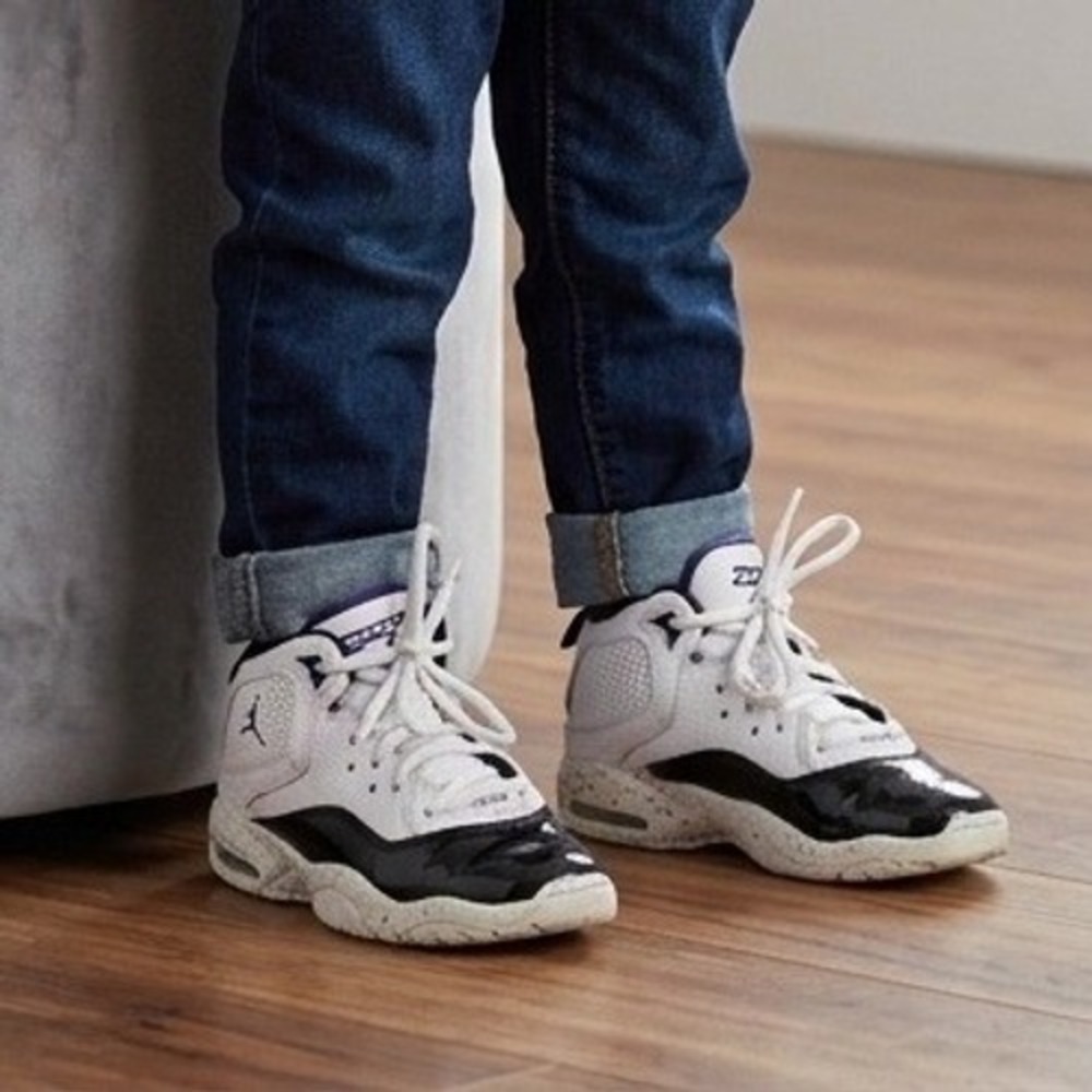 Air Jordan Youth Boys Size 12C B'Loyal PS White Court Purple Black Kids Sneakers